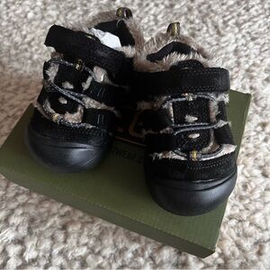 Keen Newport shoes NWB